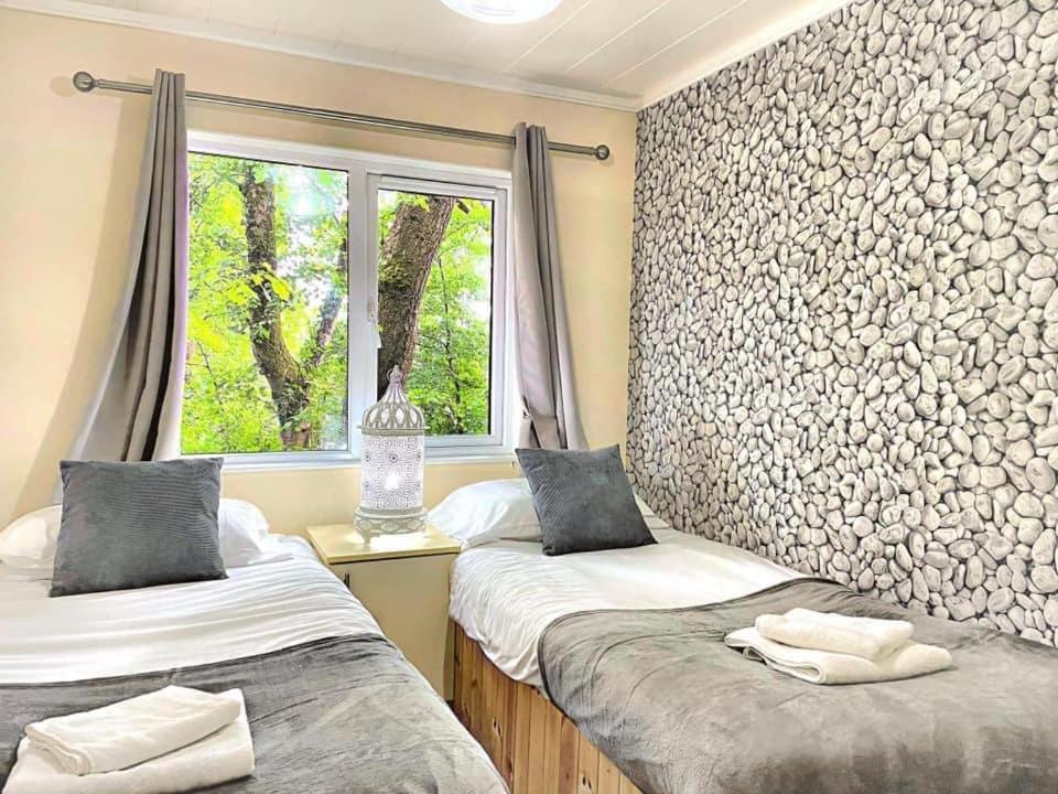Woodland View -Hot Tub-Tenby-Carmarthen-เซนต์เคลียร์ส ภายนอก รูปภาพ
